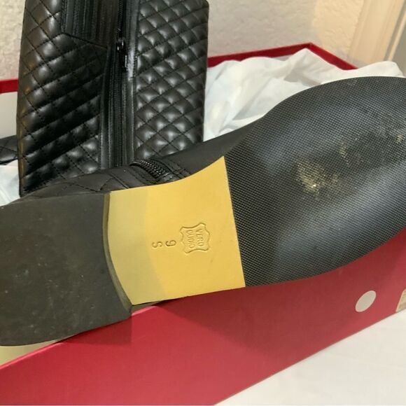 $295 Vaneli "radio Riding" Black Flat Quilted Leather Boot 9 S - Picture 8 of 12